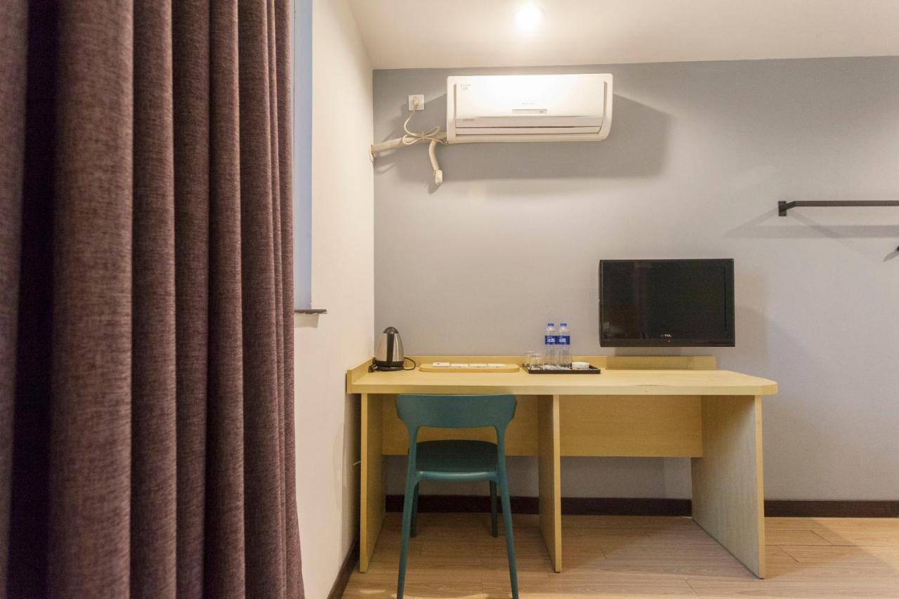 Weijing Express Hotel Changshu Экстерьер фото