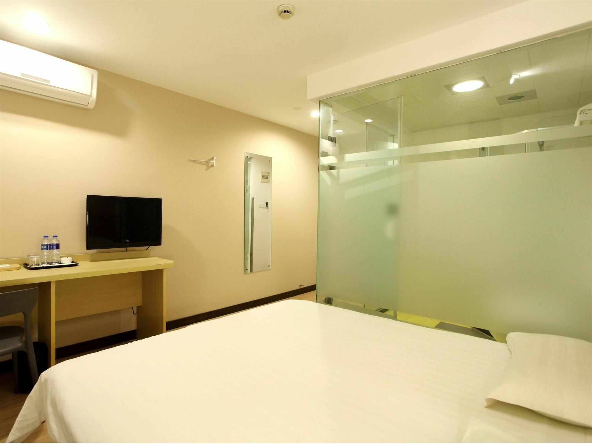 Weijing Express Hotel Changshu Экстерьер фото